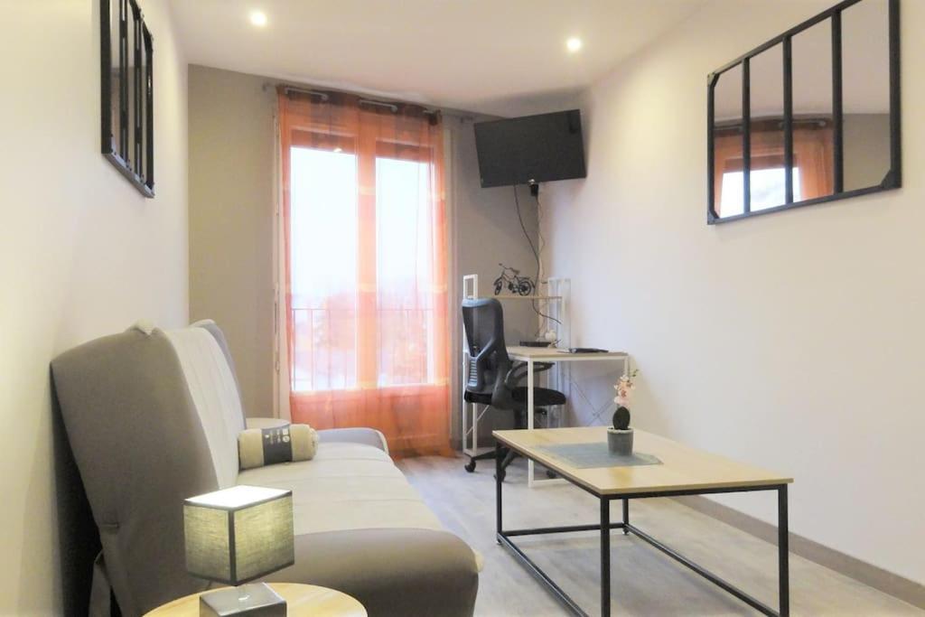 Le Belvedere Dernier Etage Avec Terrasse Wifi Fibre Apartment Tarbes Exterior foto