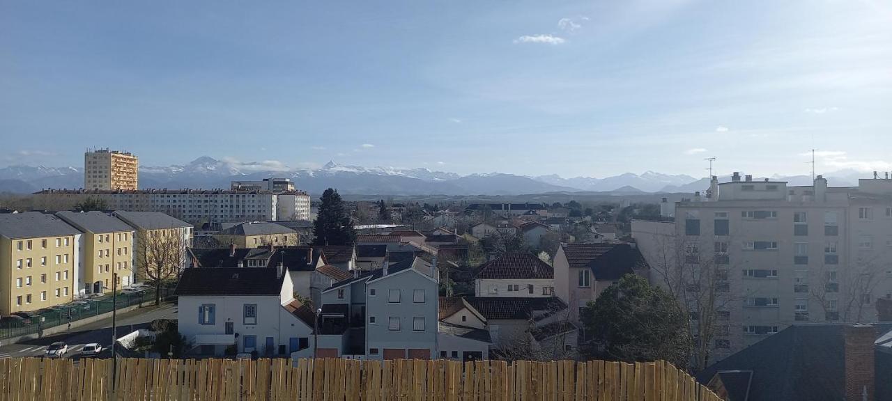 Le Belvedere Dernier Etage Avec Terrasse Wifi Fibre Apartment Tarbes Exterior foto